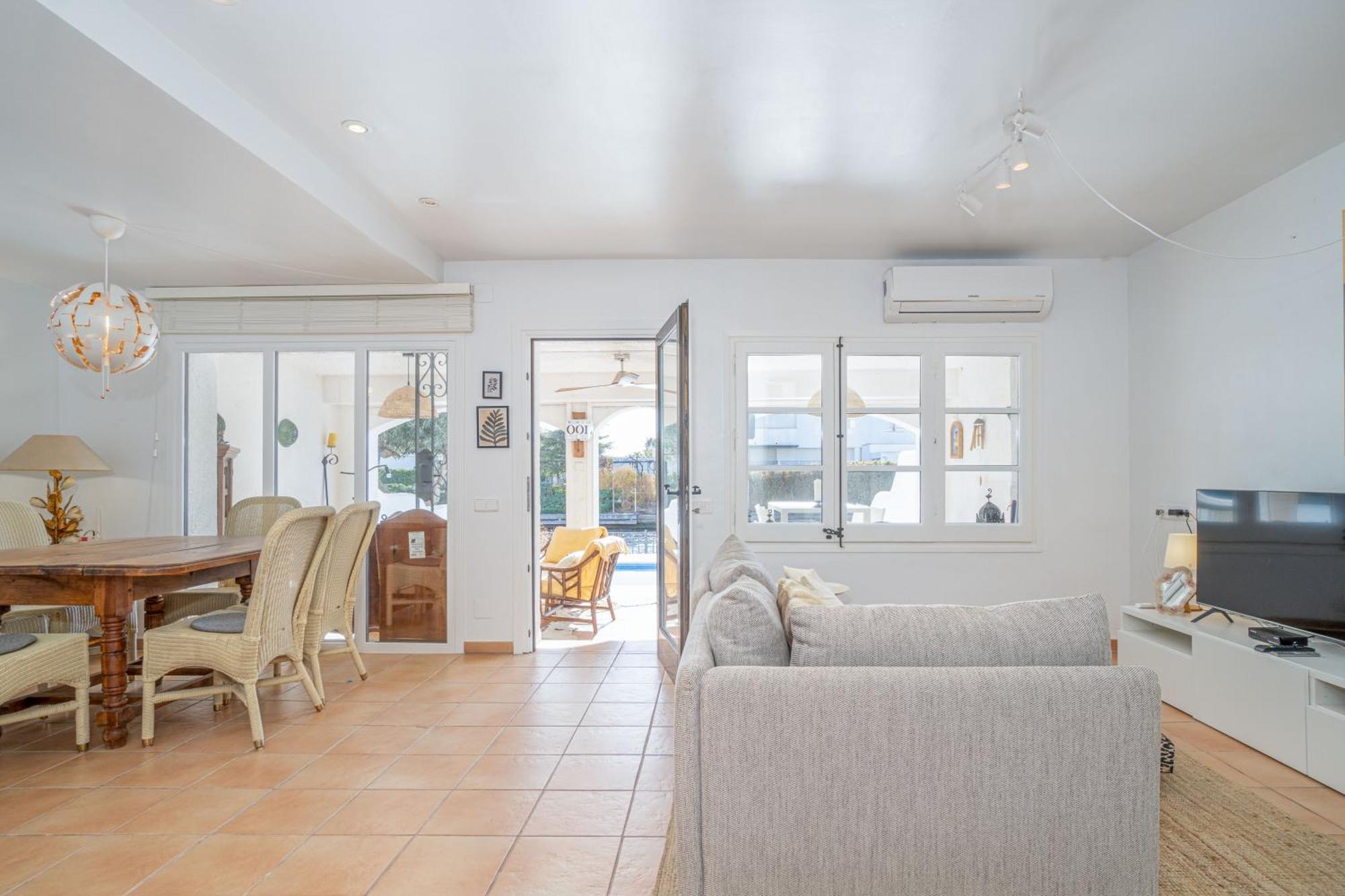 2027 Casa De Pescador Con 3 Habitaciones, Piscina Y Amarre By Homeselectspain Empuriabrava Luaran gambar
