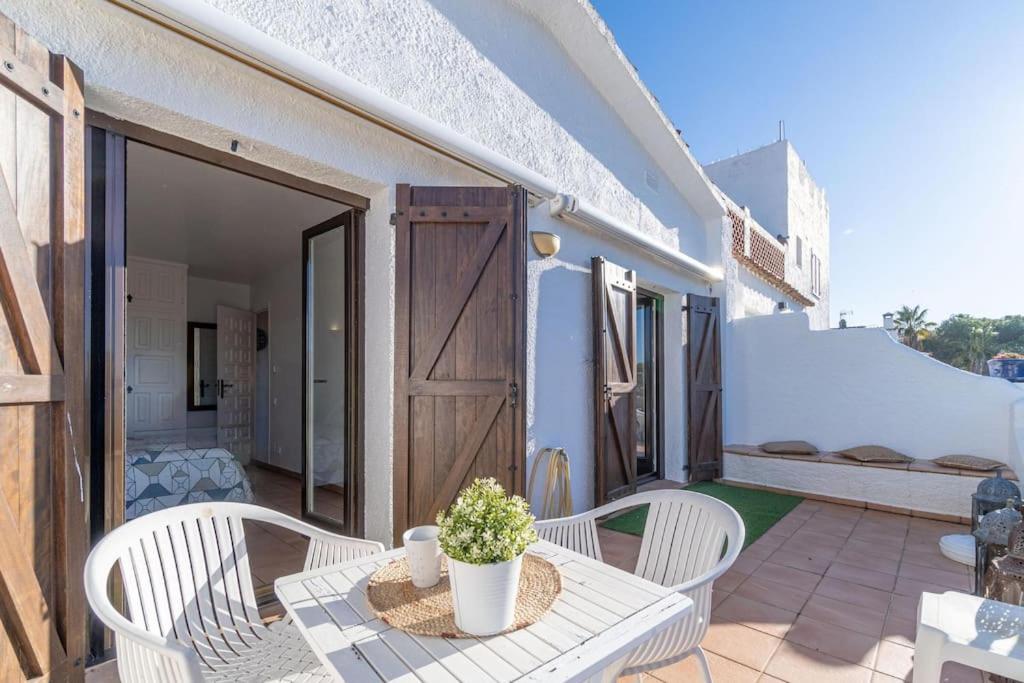 2027 Casa De Pescador Con 3 Habitaciones, Piscina Y Amarre By Homeselectspain Empuriabrava Luaran gambar